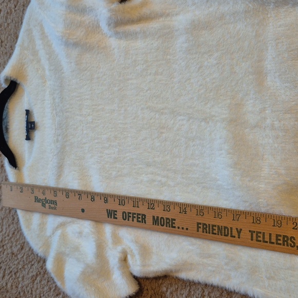 Fuzzy, short sleeve sweater. - Picture 4 of 4